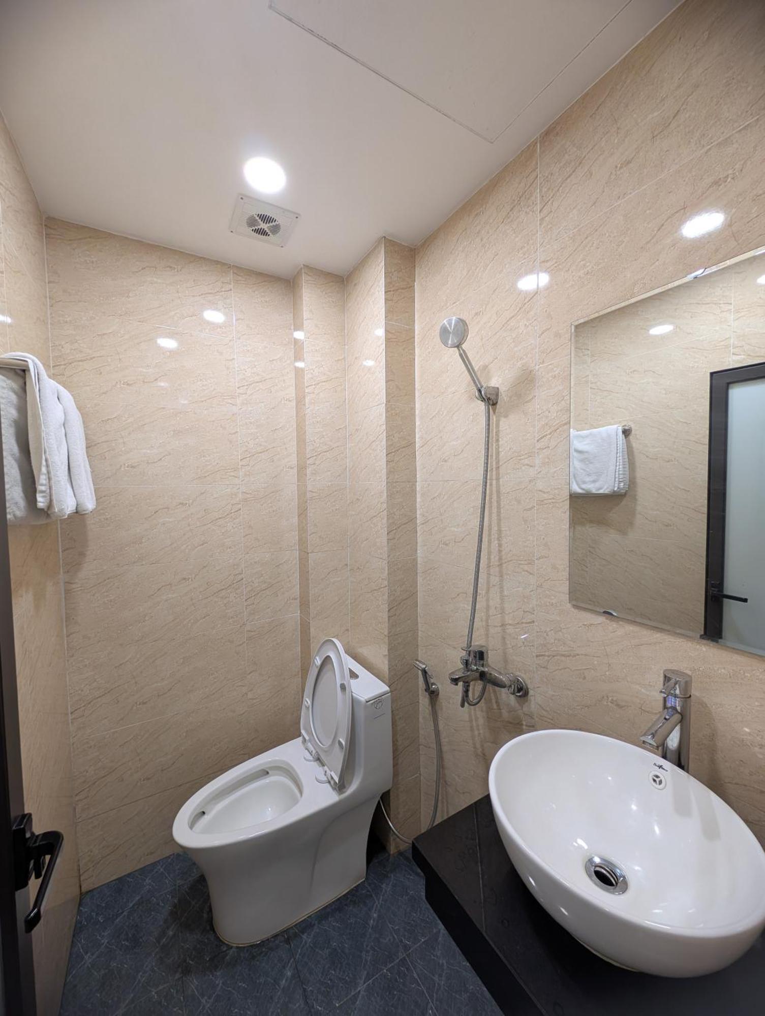 Era Apartment 158 Nguyen Khanh Toan Hanoi Exterior foto